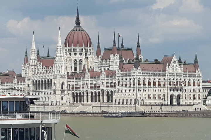 /uploads/posts/4a876c6ec2cc7af184683ddc2f0edbb285187f1e/images/HU Parliament.png